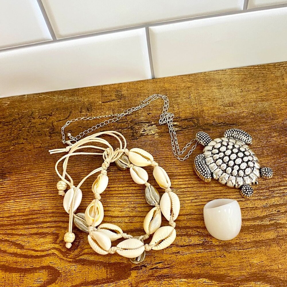 Stainless Tortoise Large Pendent Necklace Puka Shell Bracelets White Chunky Ring